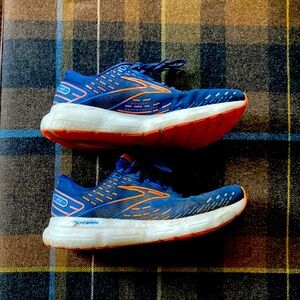 Brooks running shoes - lightly worn 10.5